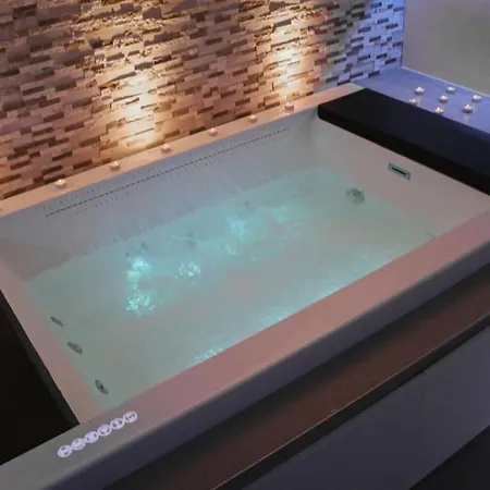 Il Campanile Premium فندق مبيت وإفطار ألتامورا